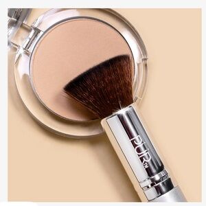 PUR foundation brush